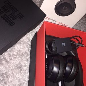 Black Beats by Dr Dre solo 3 Wireless